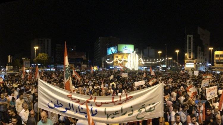 Владельцы АЗС в Ливане объявили забастовку