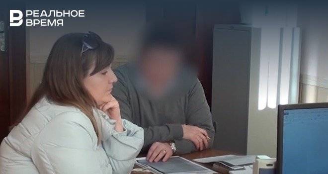 Жительницу Челнов, посадившую сына за руль машины, допросили следователи в качестве подозреваемой