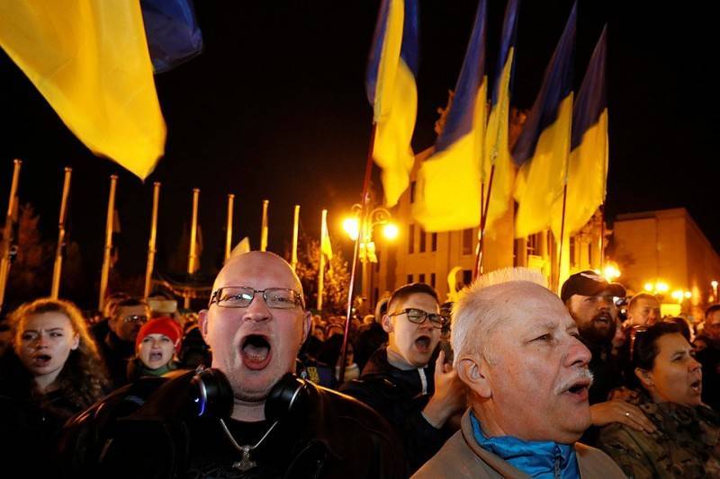 Киевские социологи: население Незалежной не избавилось от тяги к халяве и обвинений России