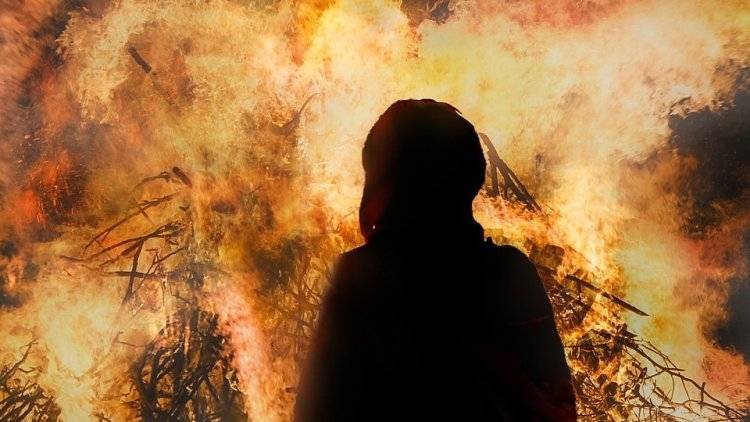 Военный спас семью с двумя детьми из горевшего частного дома в Бурятии