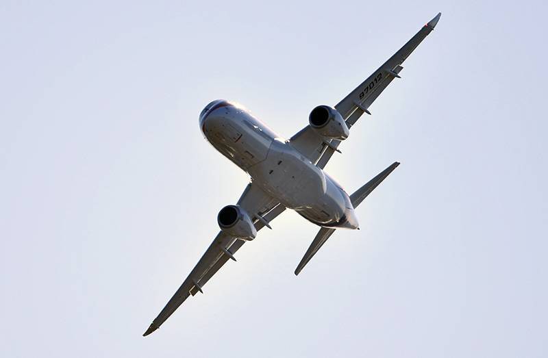 Названа причина отказа двигателя у Superjet 100 в Тюмени