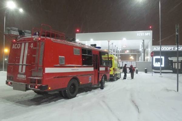 В Екатеринбурге задержали самолёт из-за звонка о минировании
