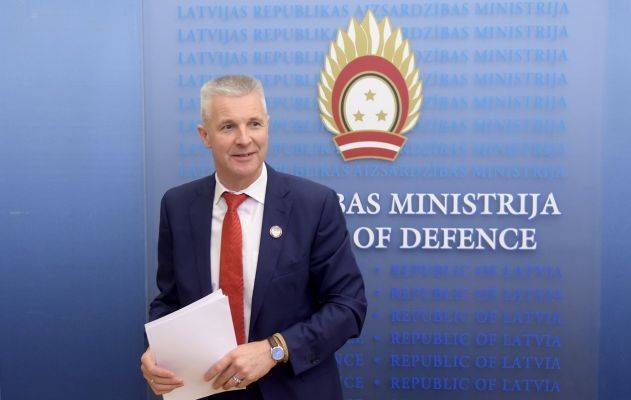 Министр обороны Латвии: мы знаем «зелёных человечков» и вышвырнем их силой!