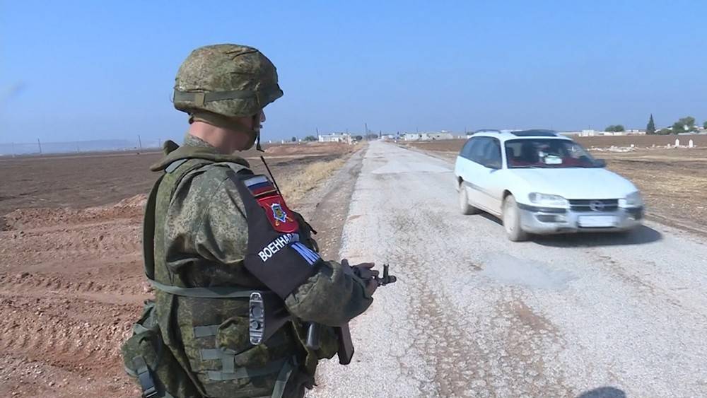 Российские и турецкие военные провели совместное патрулирование в Сирии