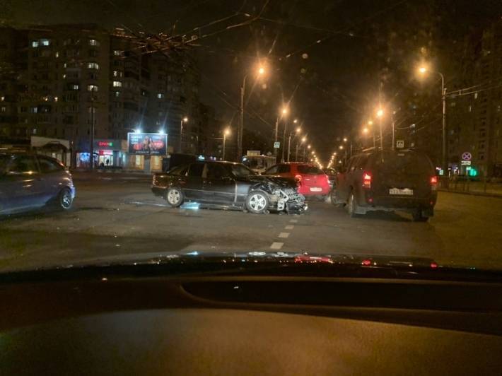 Восьмилетняя девочка пострадала в ДТП на Тихорецком проспекте в Петербурге