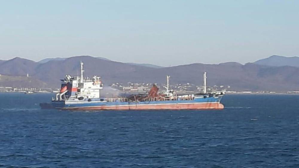 Поиски моряка с танкера «Залив Америка» возобновили в Находке