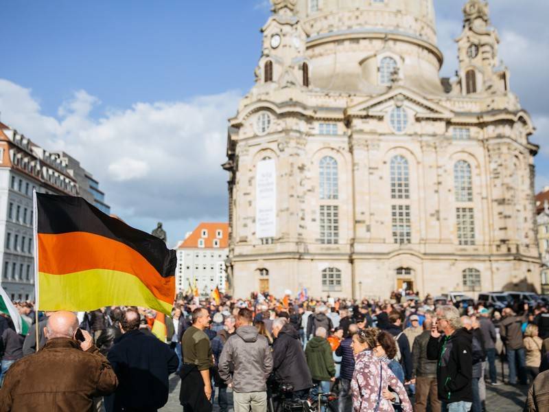 В Дрездене приняли резолюцию о «нацистской чрезвычайной ситуации»