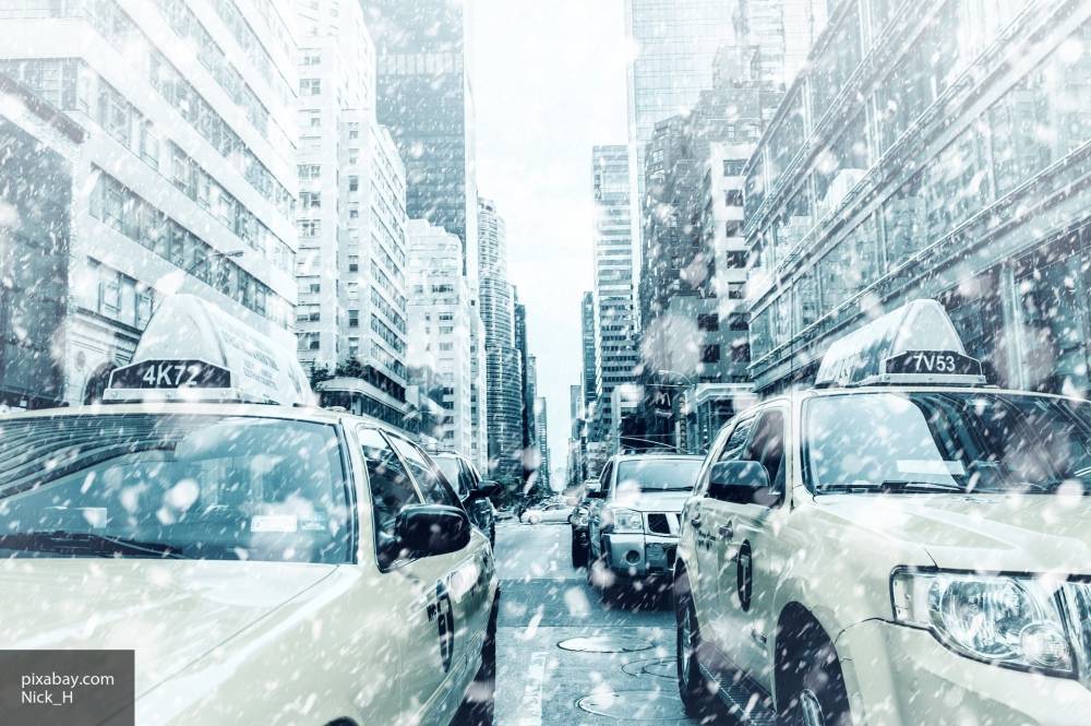 Авотэксперт рассказал, как водителям избежать аварий на зимних дорогах
