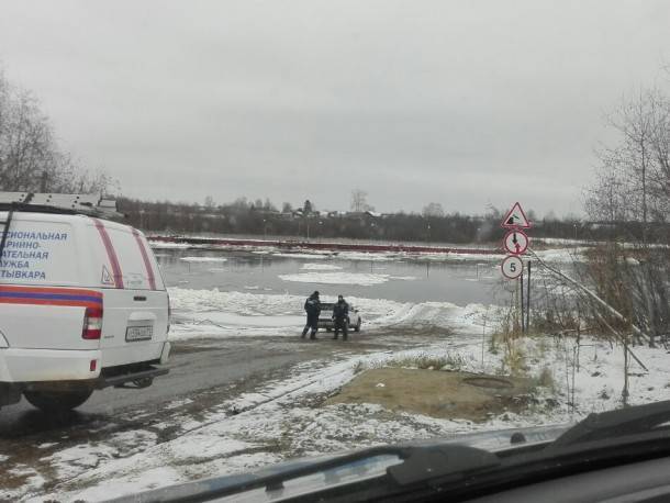 В столице Коми уплыл наплавной мост