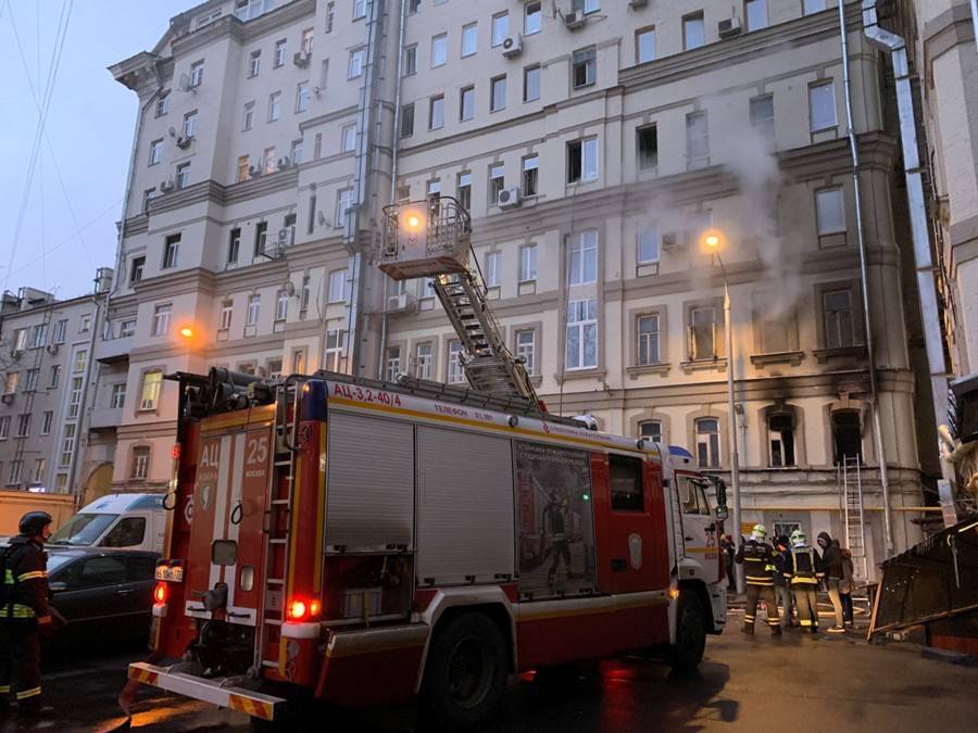 Следователи выясняют причину пожара на Большой Сухаревской