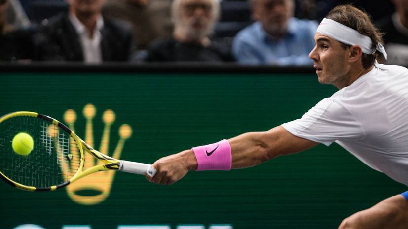 Надаль снялся с полуфинала турнира ATP в Париже