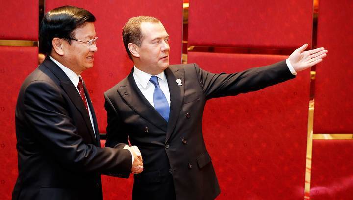 В Бангкоке Медведев провел ряд двусторонних встреч
