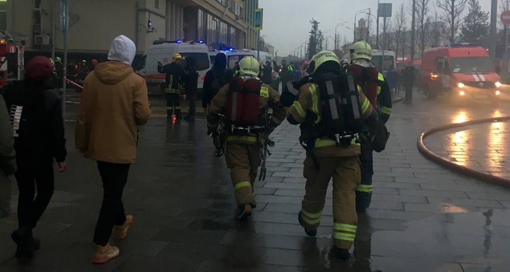 Движение в районе Большой Сухаревской площади затруднено из-за пожара