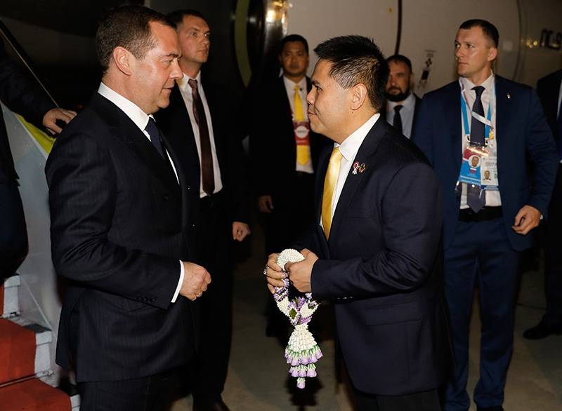 Медведев: Россия готова делиться цифровыми технологиями со странами АСЕАН