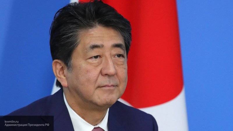 Лайнер японского премьер-министра Абэ загорелся по пути в Таиланд