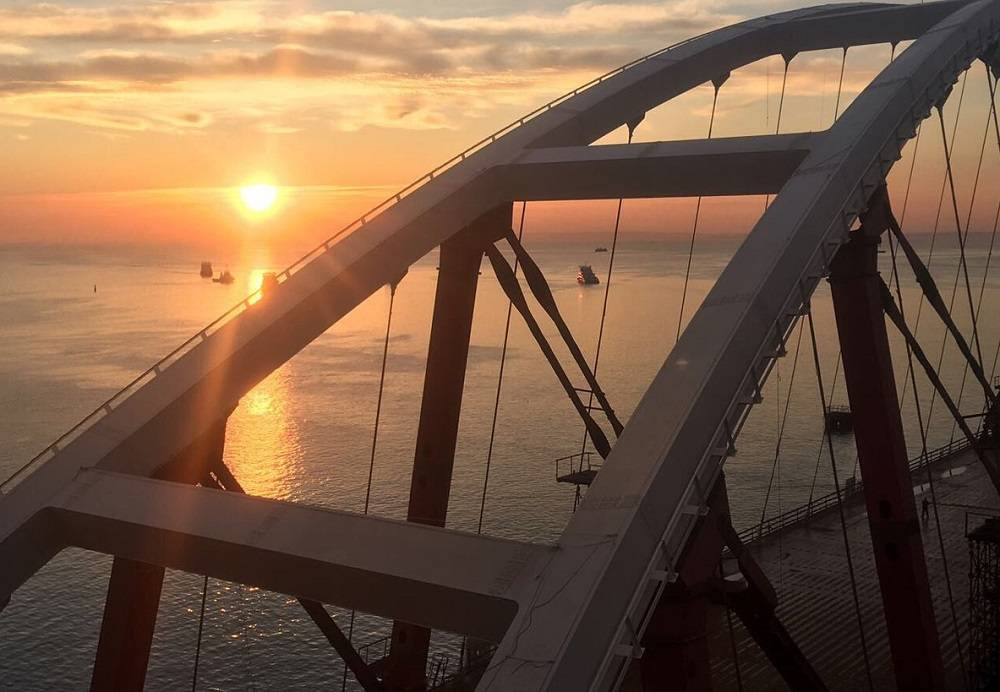 Более 8 млн машин проехало по Крымскому мосту с начала движения