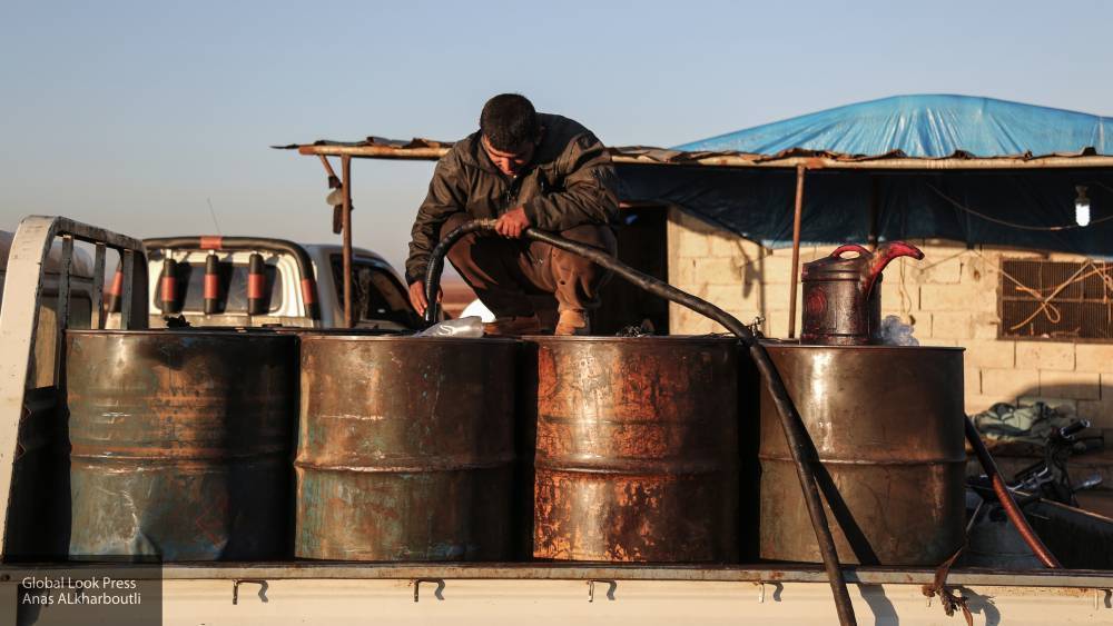 Курдские бандформирования воруют нефть в Сирии для спецслужб США