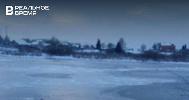 В Башкирии трое детей провалились под лед, один из них погиб