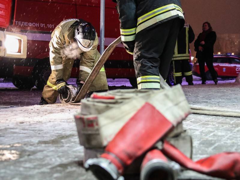 В Иркутске в офисном здании началось масштабное возгорание