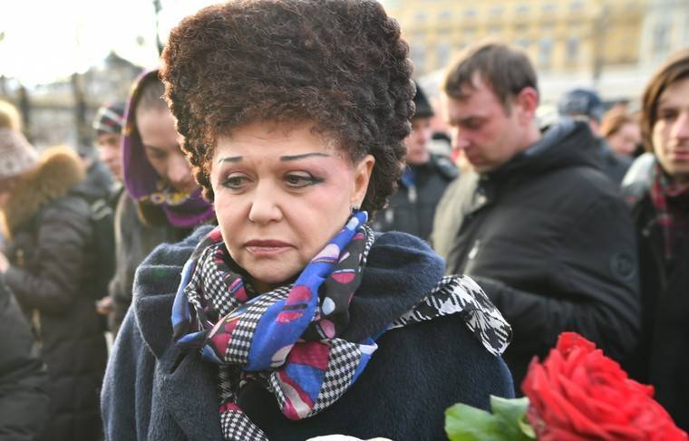 Глава «Матерей России»: работающие женщины падают в обморок 31 декабря