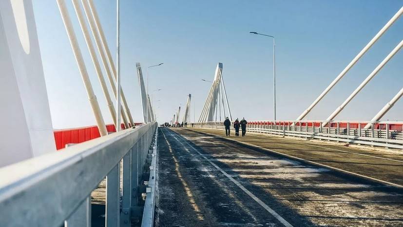 Эксперт прокомментировал завершение строительства моста из России в Китай