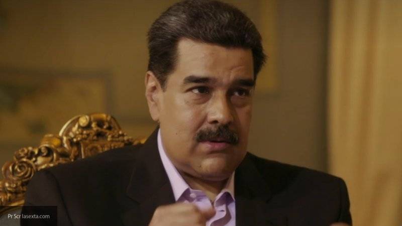 Мадуро объявил мобилизацию армии из-за провокаций Колумбии и США