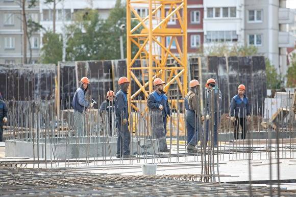 Иностранные специалисты теряют интерес к работе в России: квота уменьшена на треть