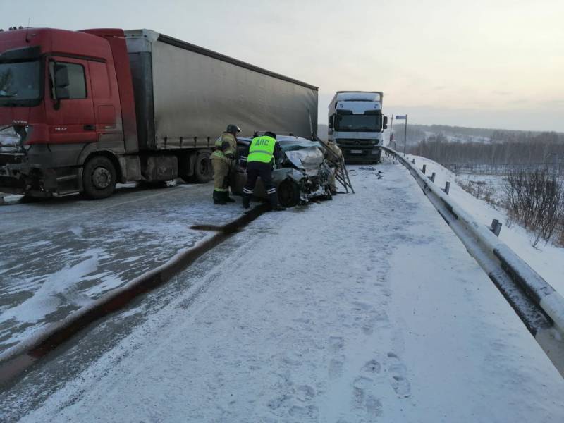 Семья из пяти человек погибла в ДТП в Красноярском крае