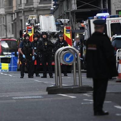 Подозреваемый в совершении теракта на мосту в Лондоне отбывал срок в тюрьме за связи с террористами