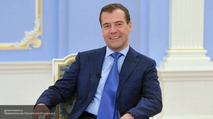 Дмитрий Медведев поздравил премьер-министра Азербайджана Али Асадова с днем рождения