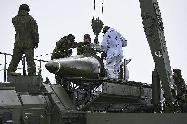 В российской Арктике прошли испытания ракеты «Кинжал»