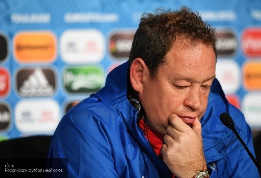 Слуцкий официально покинул пост главного тренера «Витесса»