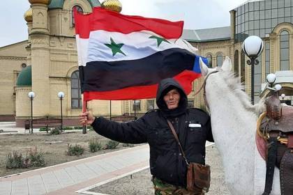 Сириец захотел подарить Путину коня и поехал на нем из Дамаска в Москву