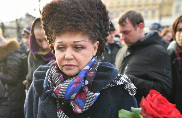 Глава «Матерей России»: работающие женщины падают в обморок 31 декабря