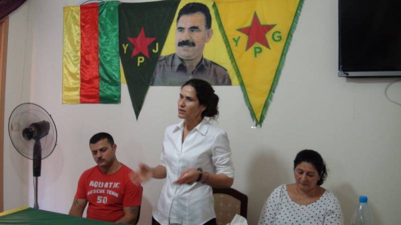 Сирийские курды выступили против контроля США над нефтяными полями страны
