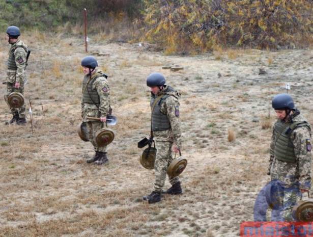 ВСУ подкрепляют «перемирие» на Донбассе минно-взрывными заграждениями