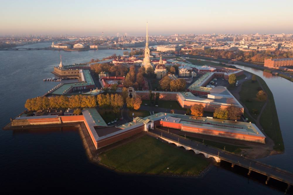 Варламова заподозрили в желании попиариться на теме ремонта Петропавловской крепости