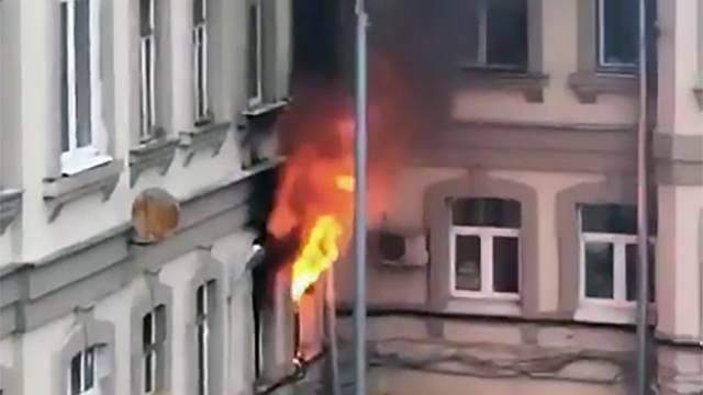 Жильцы дома после пожара в центре Москвы пожаловались на кражи