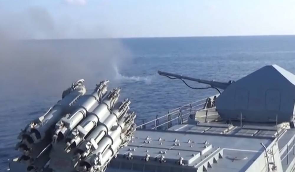 Видео: ВМФ и ВКС РФ провели учения в Средиземном море