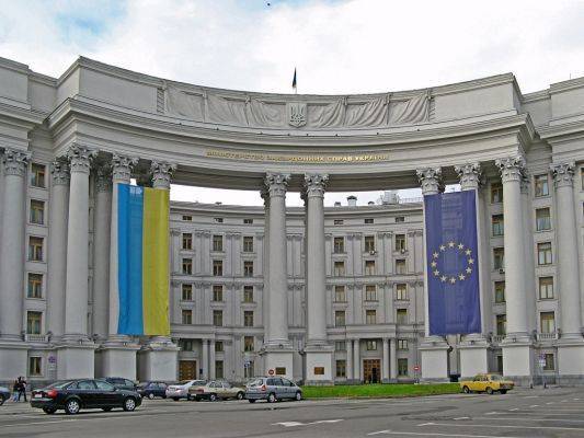 Украина выразила протест Чехии из-за визита делегации крымских татар