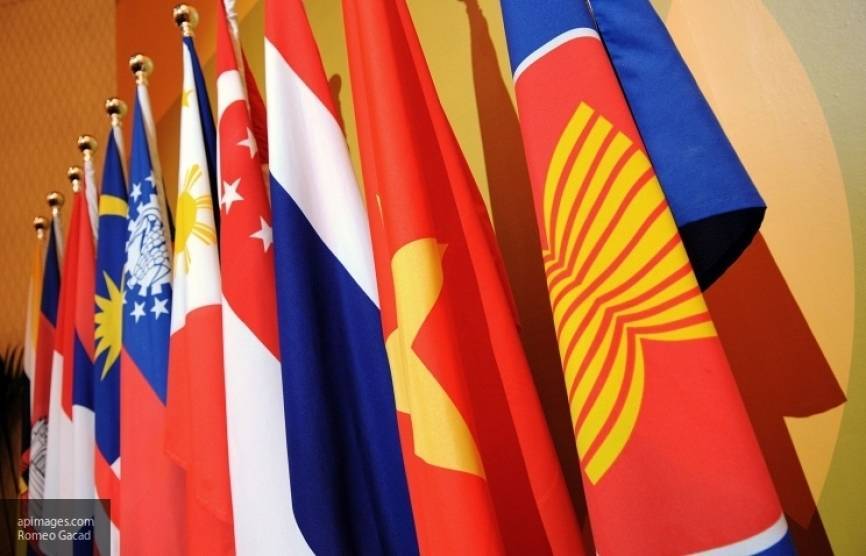 На саммит АСЕАН — США не пришли лидеры семи из десяти стран