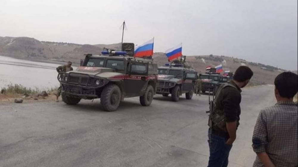 Военная полиция РФ проводит патрулирование на севере Сирии по двум маршрутам