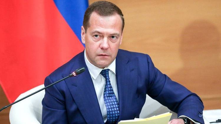 Медведев предложил провести военно-морские учения в формате РФ—АСЕАН
