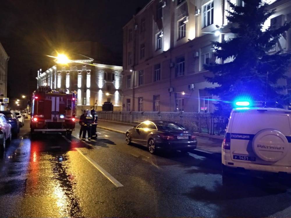 Мужчина сгорел в пожаре, охватившем квартиру в Петербурге