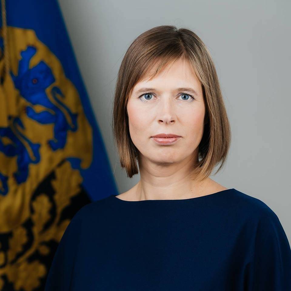 Президента Эстонии попросили не ездить в Москву на 9 Мая