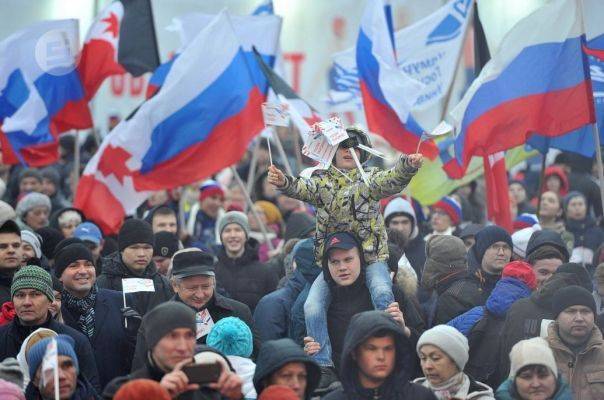 В России отмечают День единства и Казанской иконы Божьей Матери