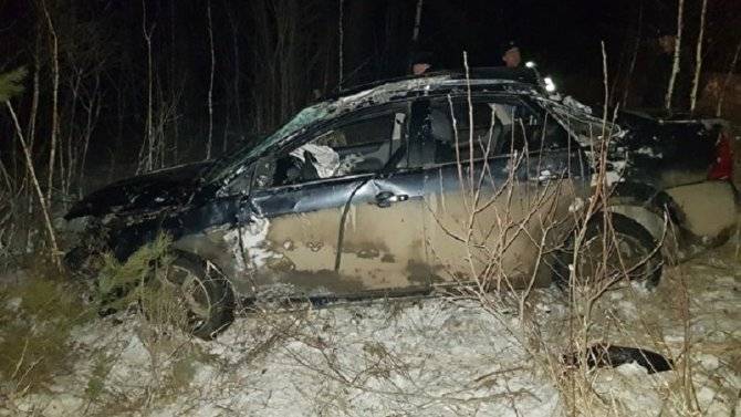 В Свердловской области при опрокидывании машины погиб человек