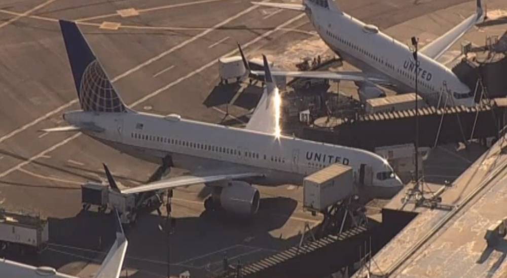 В США самолет вернулся в аэропорт из-за задымления в кабине пилотов