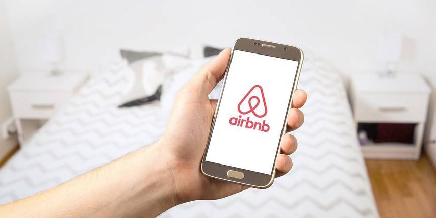 Airbnb запретит арендовать дома для вечеринок