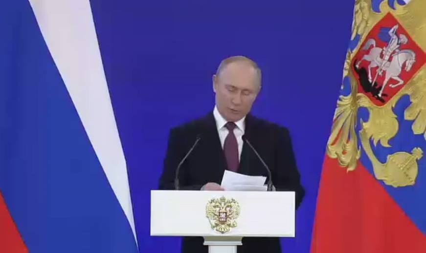 Путин в День народного единства вручил госнаграды в Кремле
